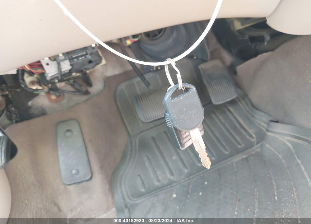 2004 FORD TAURUS SES VIN: 1FAFP55U74G184046