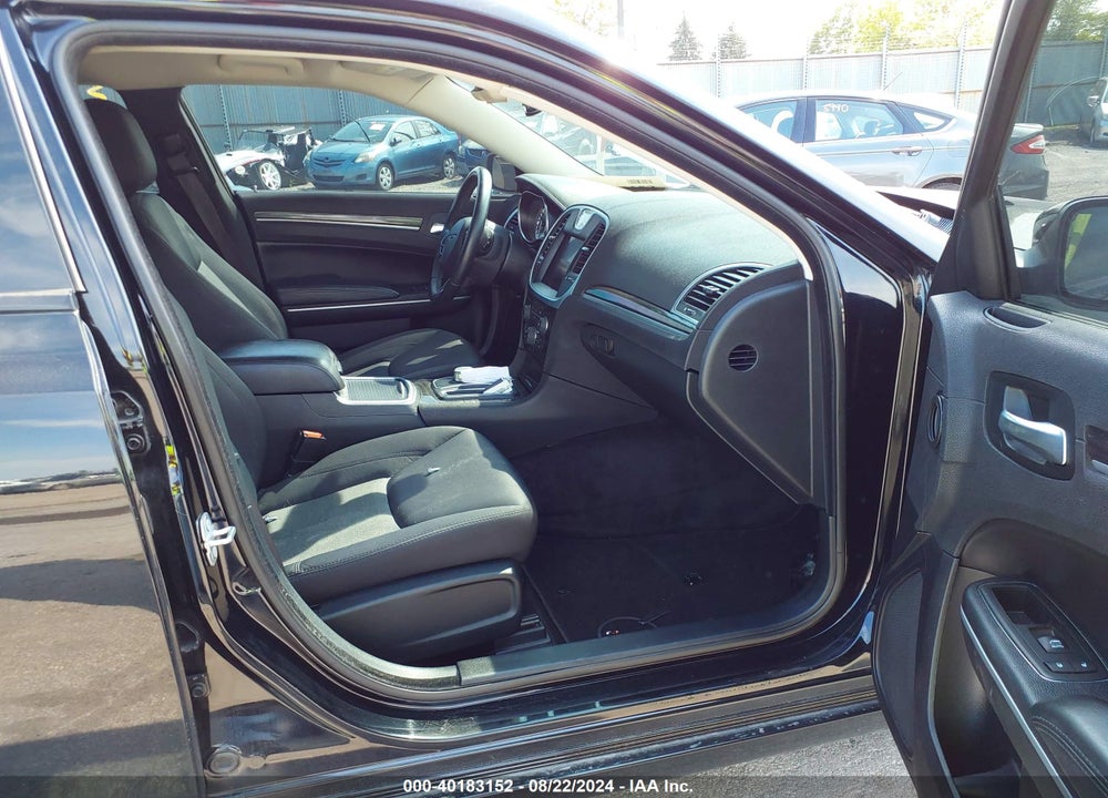 2018 CHRYSLER 300 TOURING VIN: 2C3CCAAG2JH308651