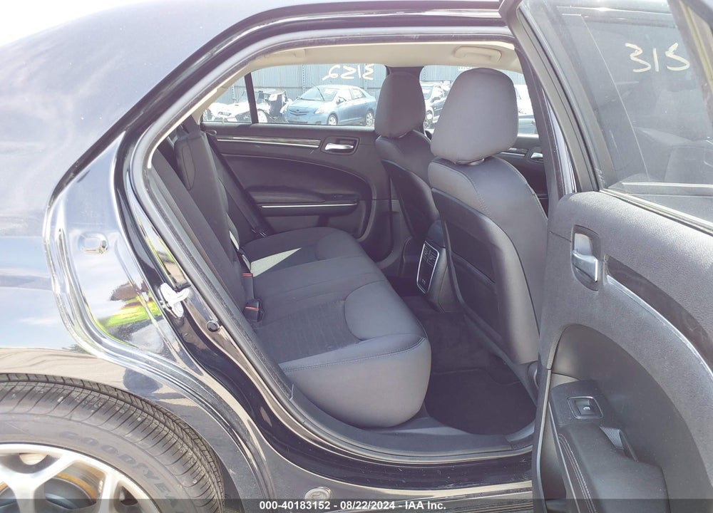 2018 CHRYSLER 300 TOURING VIN: 2C3CCAAG2JH308651