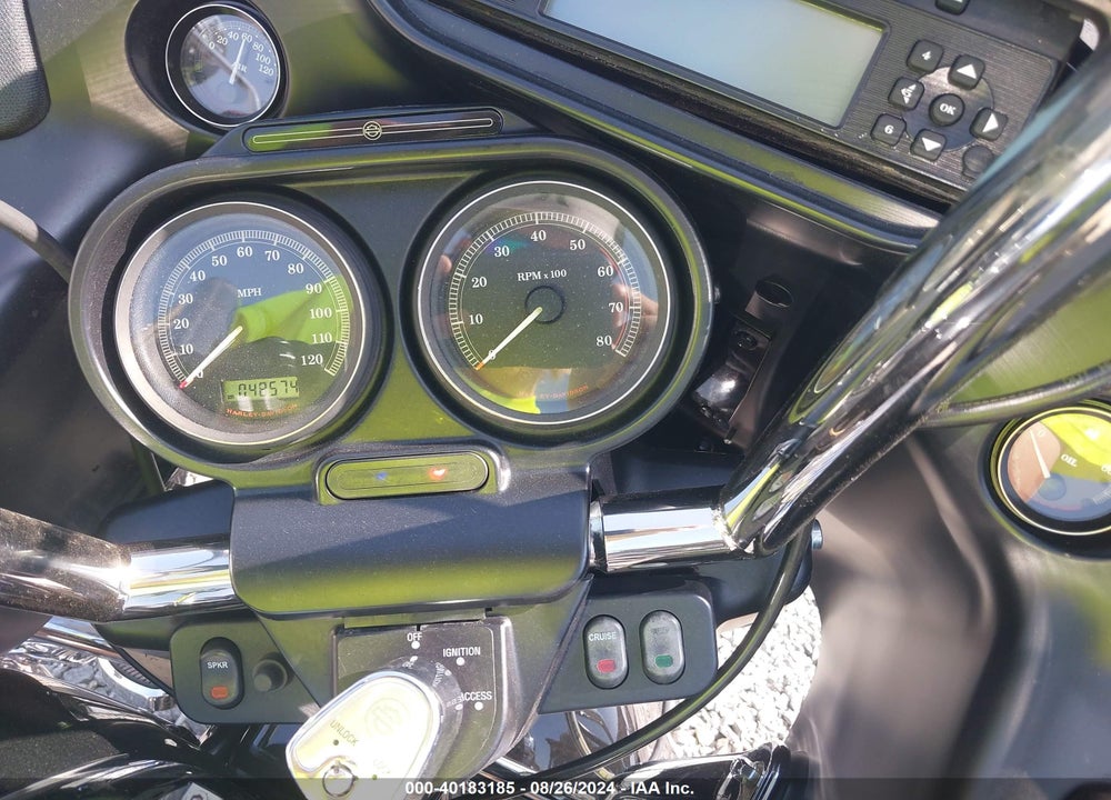 2013 HARLEY-DAVIDSON FLTRU ROAD GLIDE ULTRA VIN: 1HD1KGM12DB657188