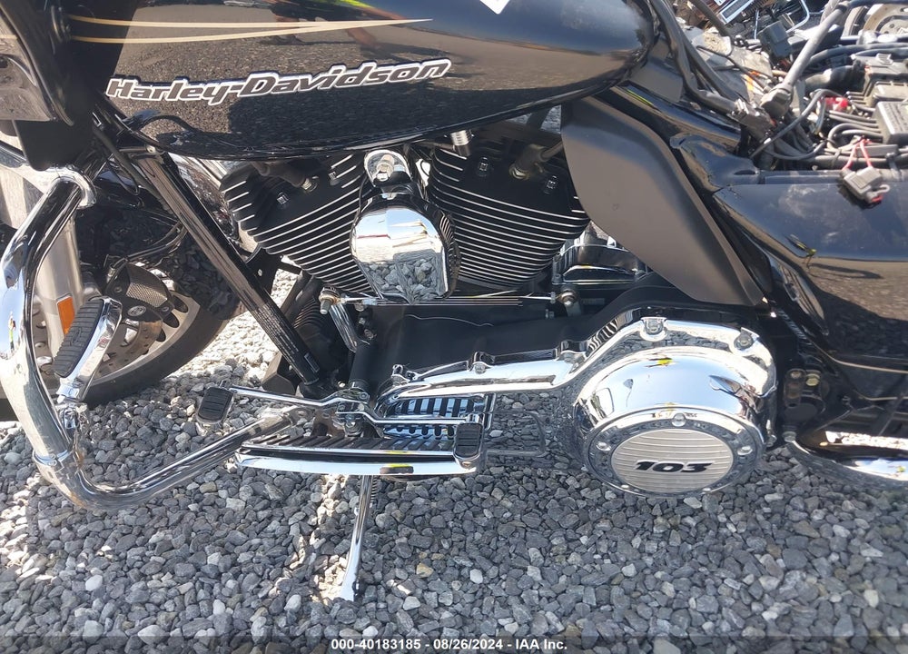 2013 HARLEY-DAVIDSON FLTRU ROAD GLIDE ULTRA VIN: 1HD1KGM12DB657188