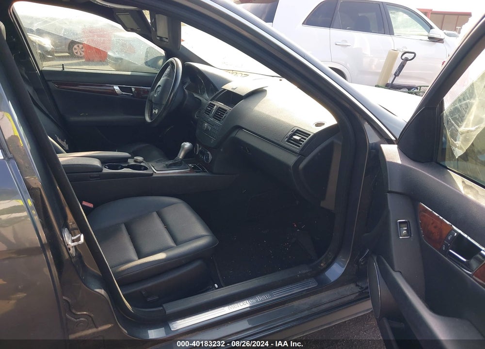 2009 MERCEDES-BENZ C 300 LUXURY/SPORT VIN: WDDGF54XX9F207285