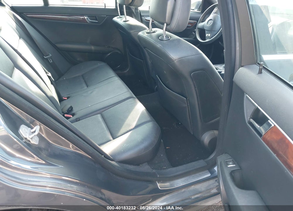 2009 MERCEDES-BENZ C 300 LUXURY/SPORT VIN: WDDGF54XX9F207285