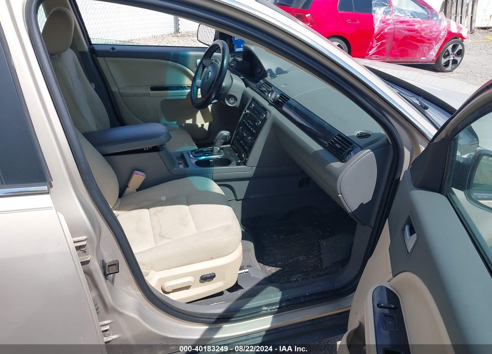2008 MERCURY SABLE VIN: 1MEHM40W68G617021