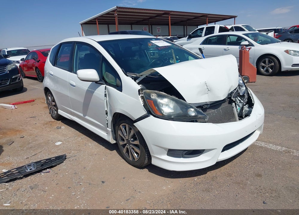 2013 HONDA FIT SPORT VIN: JHMGE8H57DC020280