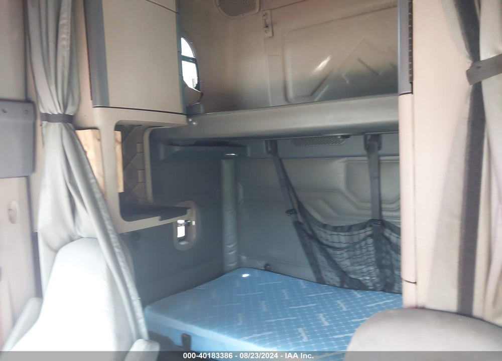 2016 FREIGHTLINER CASCADIA 125 VIN: 3AKJGLD55GSGR3440