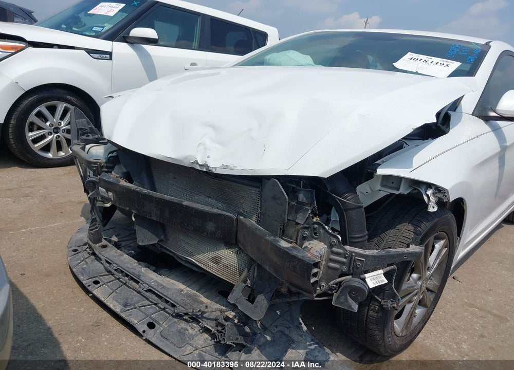 2018 HYUNDAI ELANTRA SEL VIN: 5NPD84LF0JH322224
