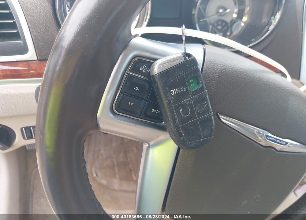 2011 CHRYSLER 300 LIMITED VIN: 2C3CA5CG6BH523297
