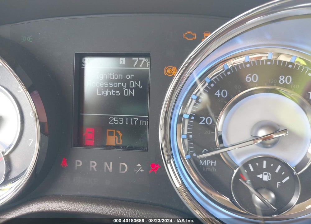2011 CHRYSLER 300 LIMITED VIN: 2C3CA5CG6BH523297