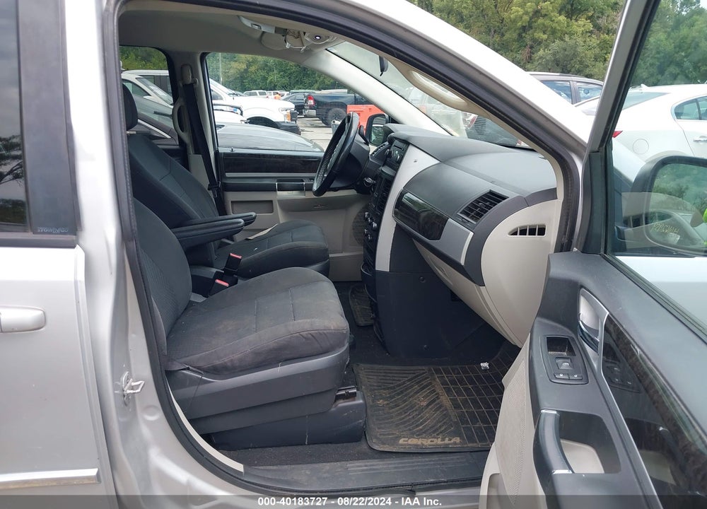 2010 DODGE GRAND CARAVAN SXT VIN: 2D4RN5D11AR444992