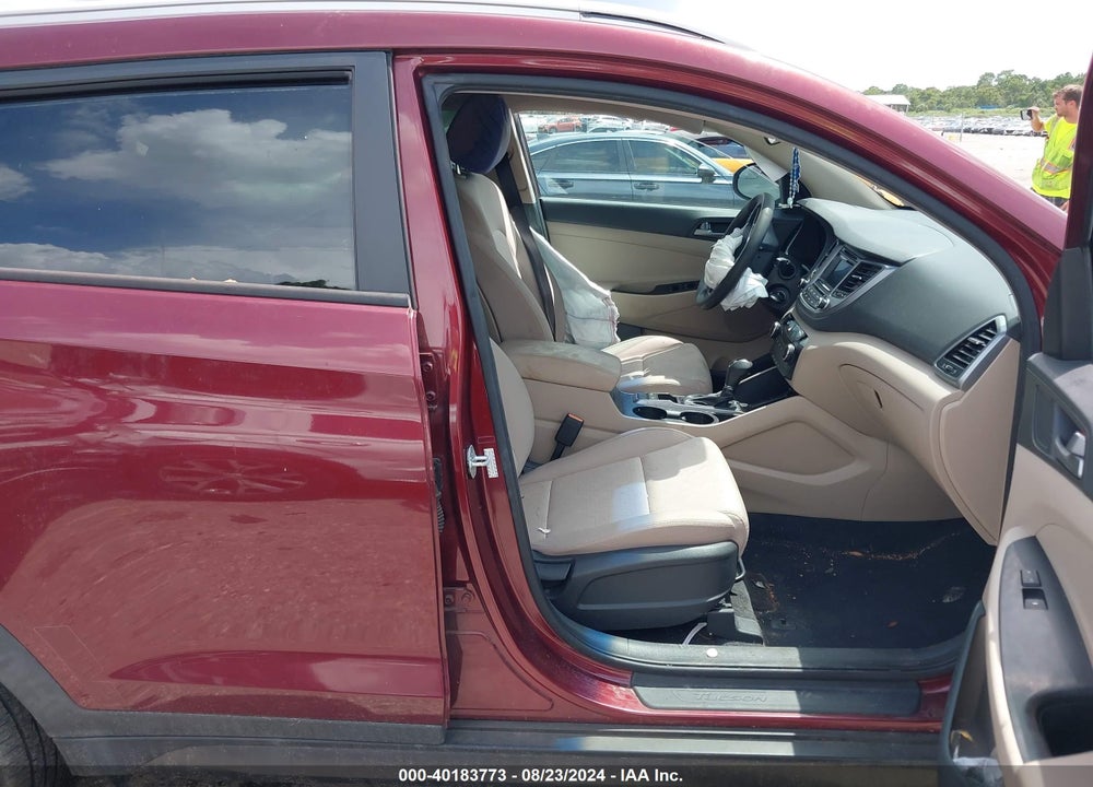 2016 HYUNDAI TUCSON SE VIN: KM8J3CA40GU022559