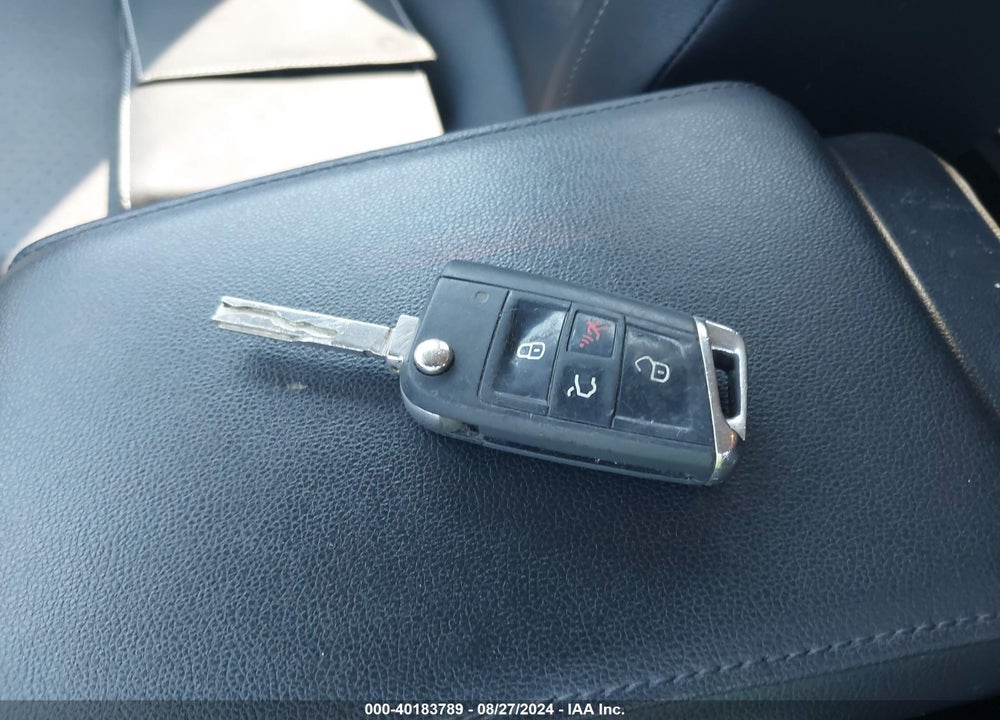 2018 VOLKSWAGEN TIGUAN 2.0T SE/2.0T SEL VIN: 3VV2B7AX5JM051890