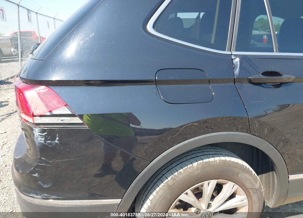 2018 VOLKSWAGEN TIGUAN 2.0T SE/2.0T SEL VIN: 3VV2B7AX5JM051890
