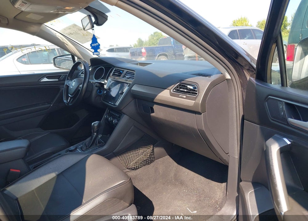 2018 VOLKSWAGEN TIGUAN 2.0T SE/2.0T SEL VIN: 3VV2B7AX5JM051890