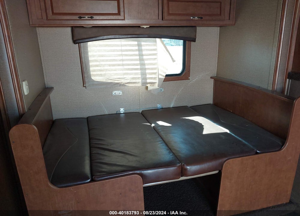 2015 BISON COACH HORSE TRAILER VIN: 51Y366P26F2004381
