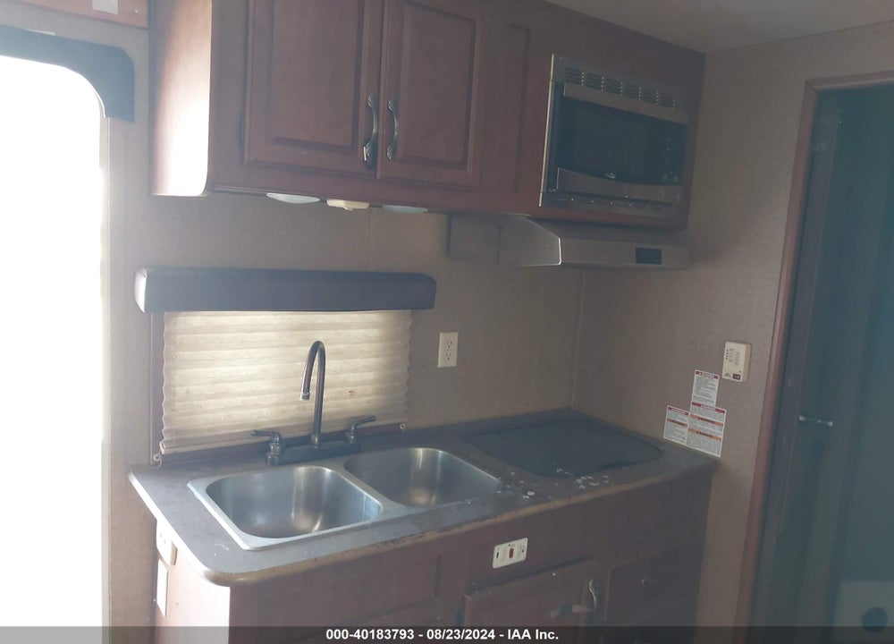 2015 BISON COACH HORSE TRAILER VIN: 51Y366P26F2004381