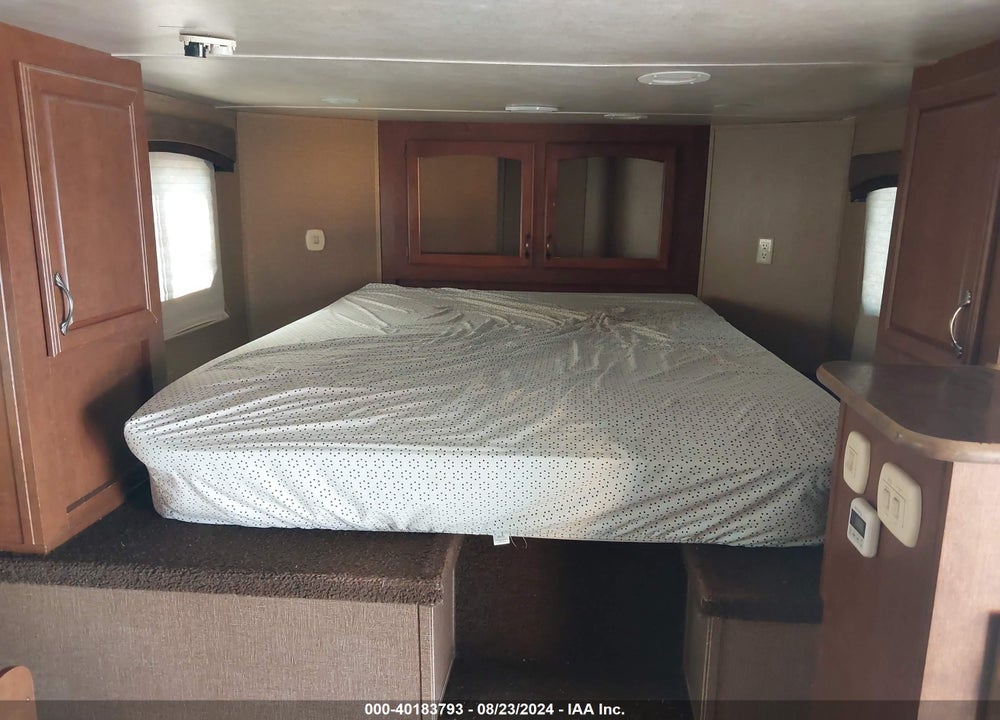 2015 BISON COACH HORSE TRAILER VIN: 51Y366P26F2004381