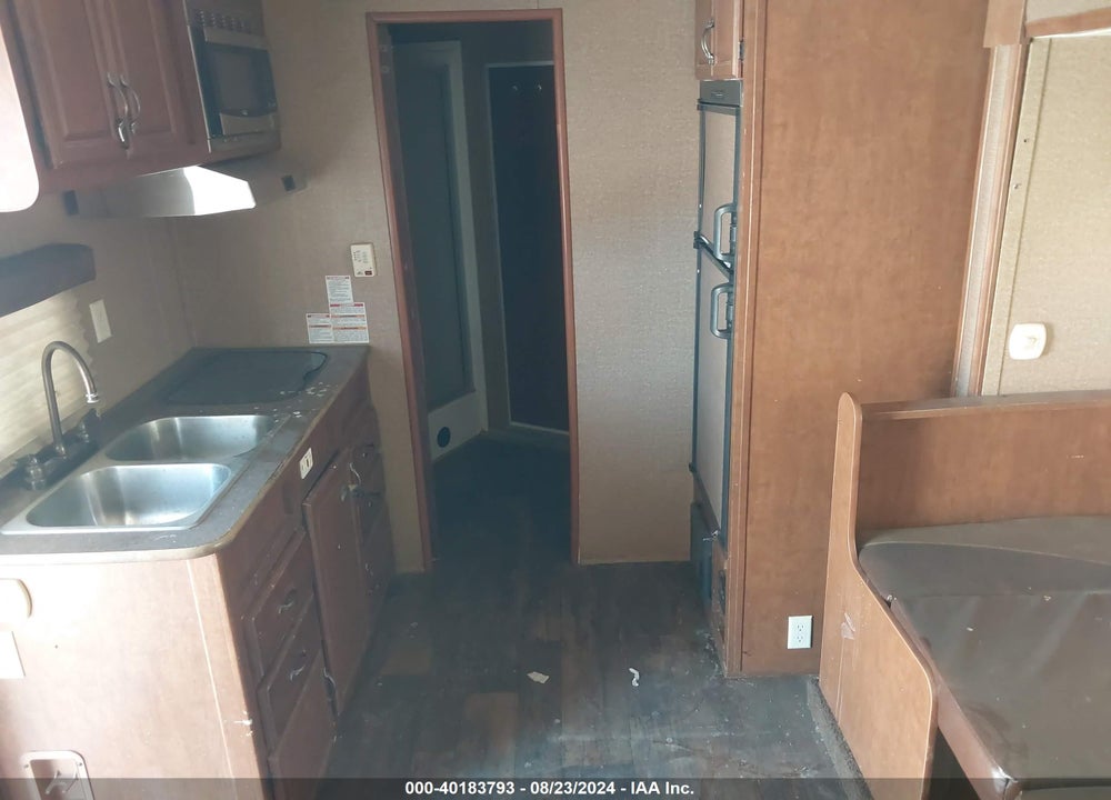 2015 BISON COACH HORSE TRAILER VIN: 51Y366P26F2004381