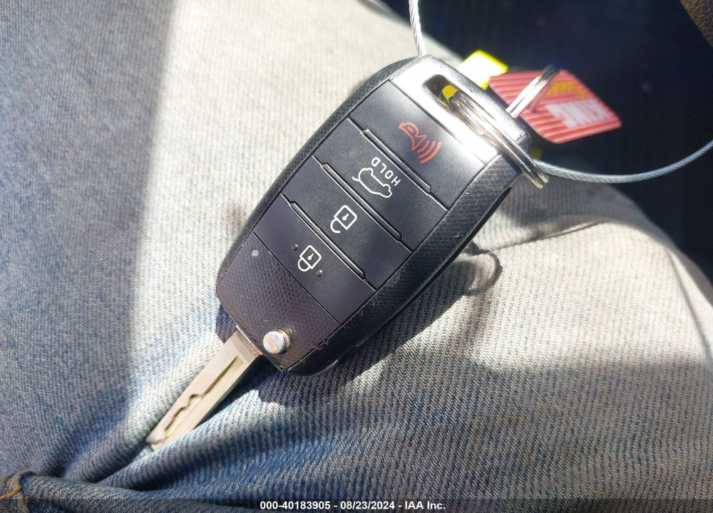 2016 KIA SORENTO LX/L VIN: 5XYPGDA58GG033103