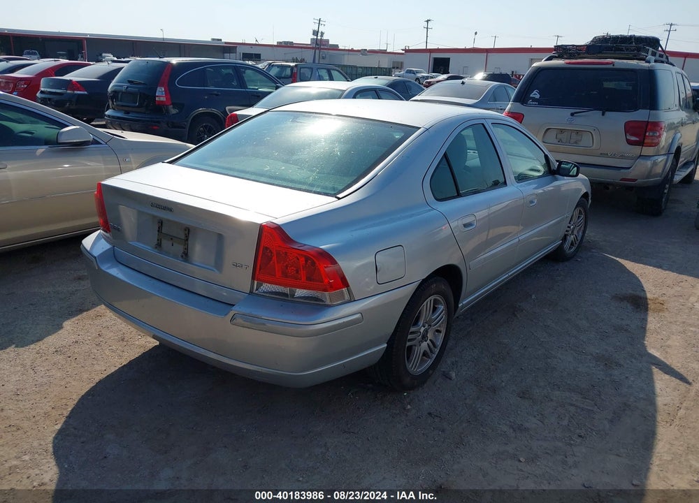 2006 VOLVO S60 2.5T VIN: YV1RS592862527701
