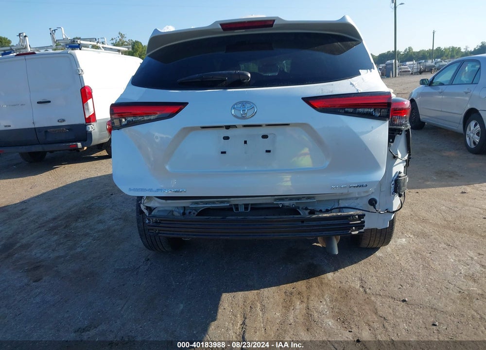 2022 TOYOTA HIGHLANDER VIN: 5TDGZRBH8NS566682