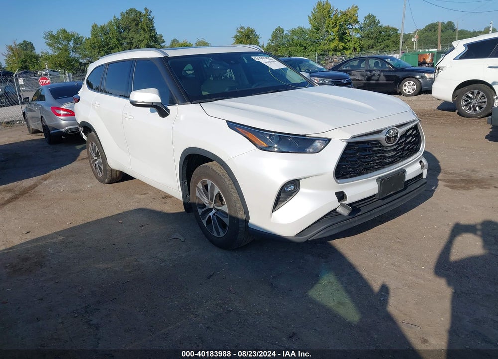 2022 TOYOTA HIGHLANDER VIN: 5TDGZRBH8NS566682