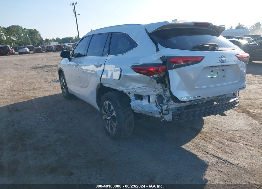 2022 TOYOTA HIGHLANDER VIN: 5TDGZRBH8NS566682