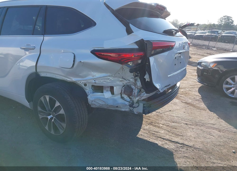 2022 TOYOTA HIGHLANDER VIN: 5TDGZRBH8NS566682