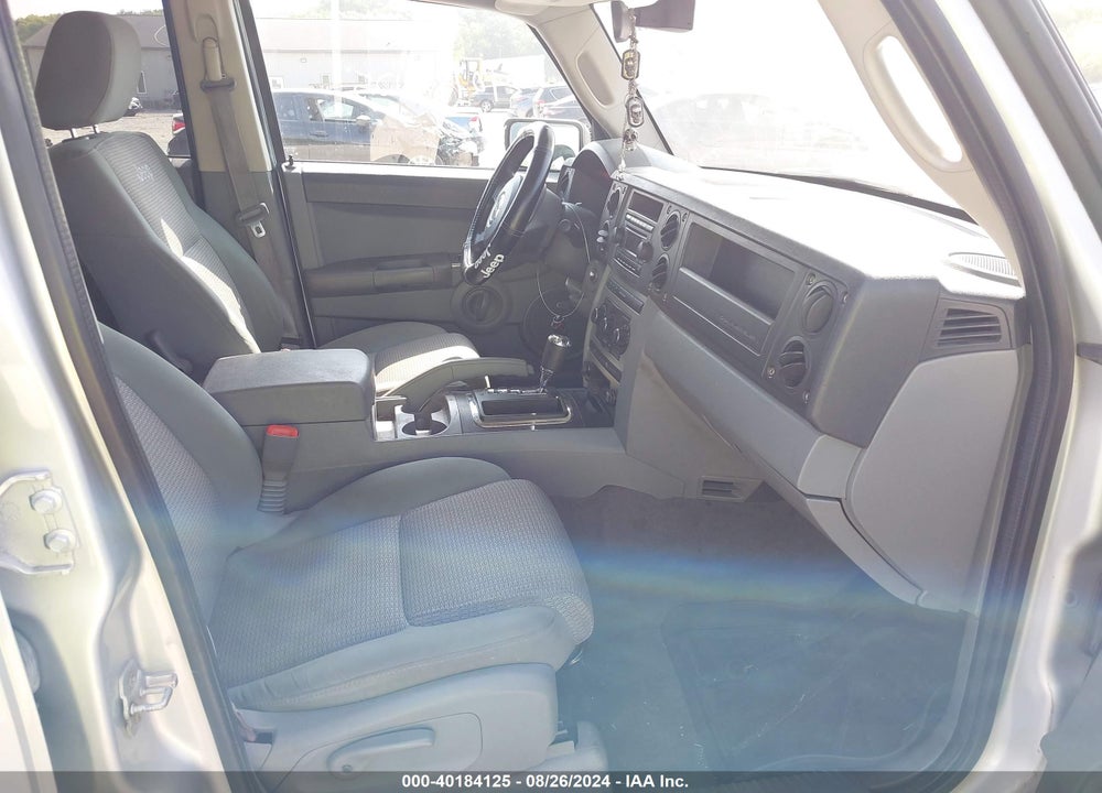 2007 JEEP COMMANDER VIN: 1J8HG48K27C669786