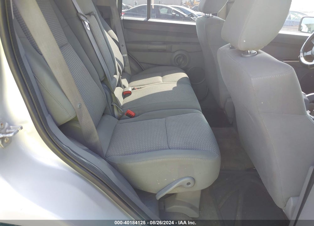2007 JEEP COMMANDER VIN: 1J8HG48K27C669786