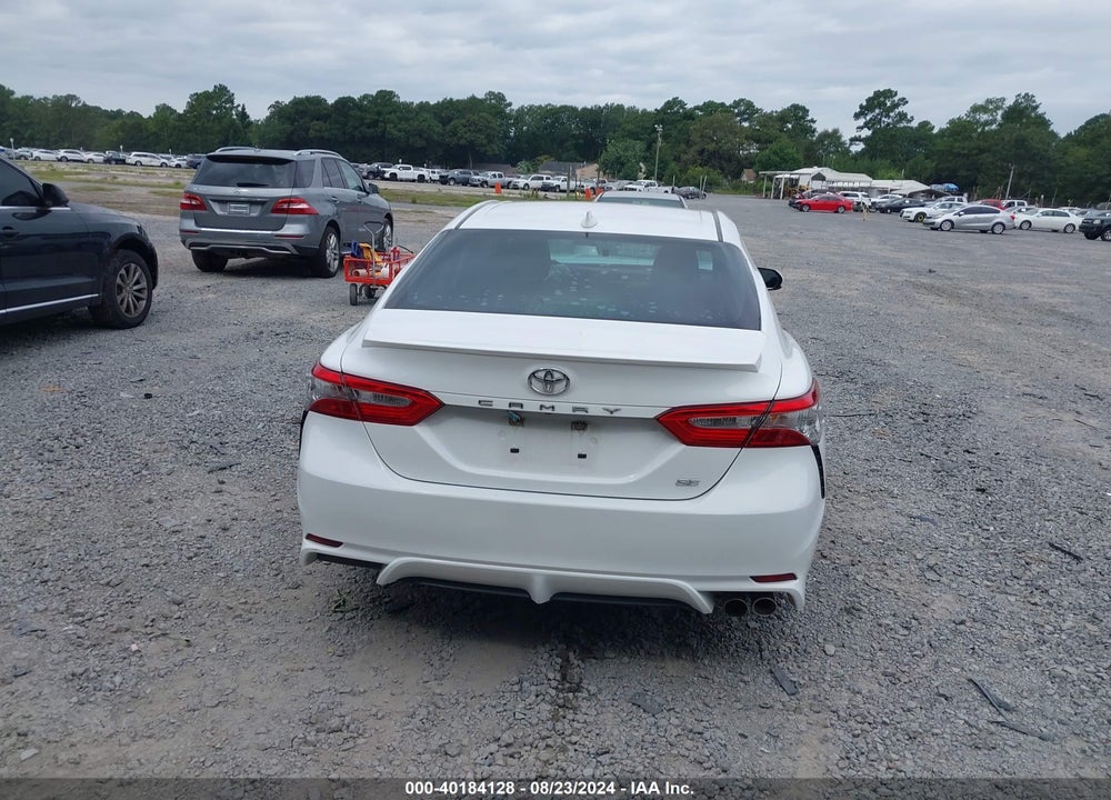 2019 TOYOTA CAMRY SE VIN: 4T1B11HK5KU688375