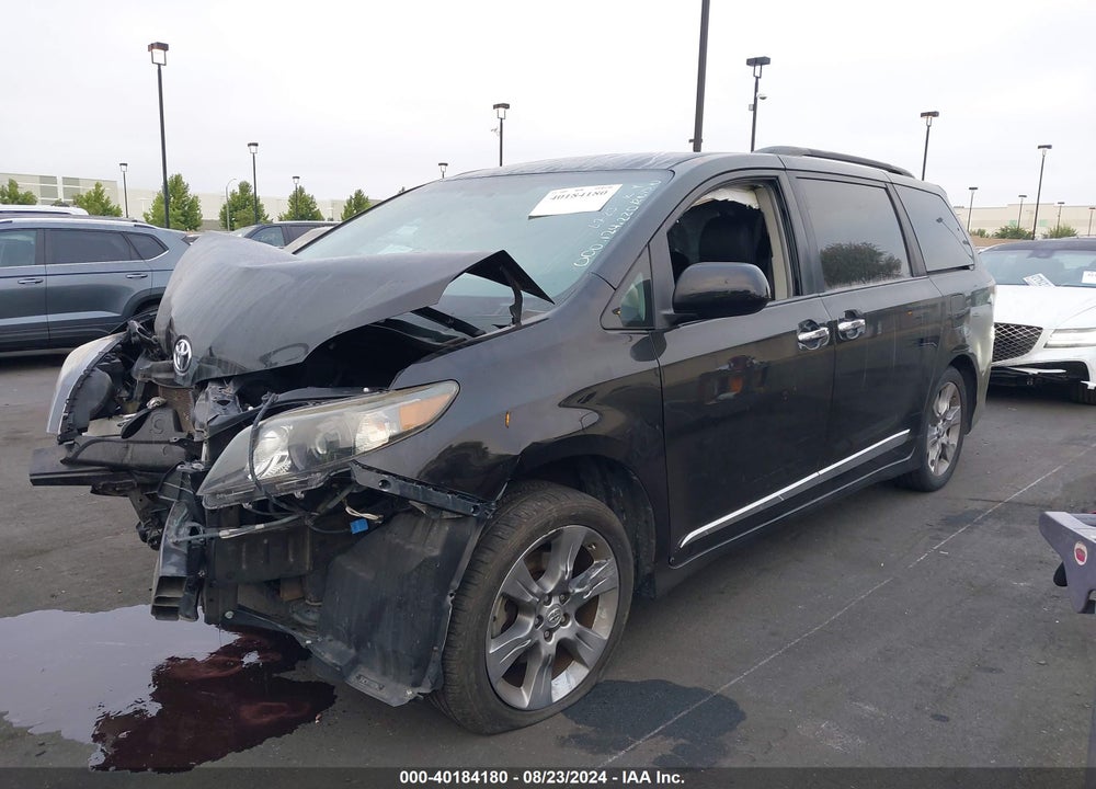2013 TOYOTA SIENNA SE 8 PASSENGER VIN: 5TDXK3DC0DS352268