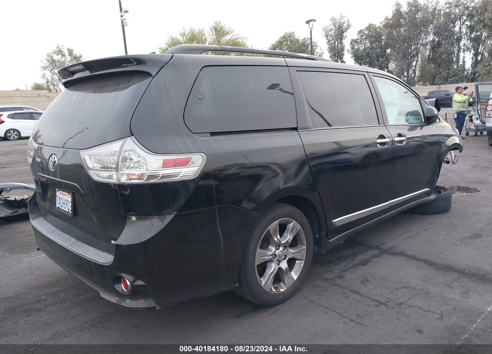 2013 TOYOTA SIENNA SE 8 PASSENGER VIN: 5TDXK3DC0DS352268