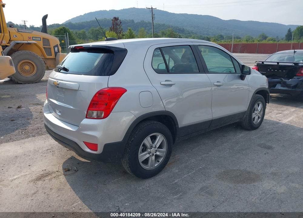 2018 CHEVROLET TRAX LS VIN: 3GNCJNSB5JL336017