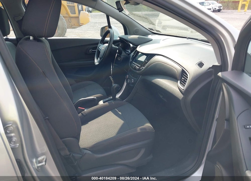 2018 CHEVROLET TRAX LS VIN: 3GNCJNSB5JL336017