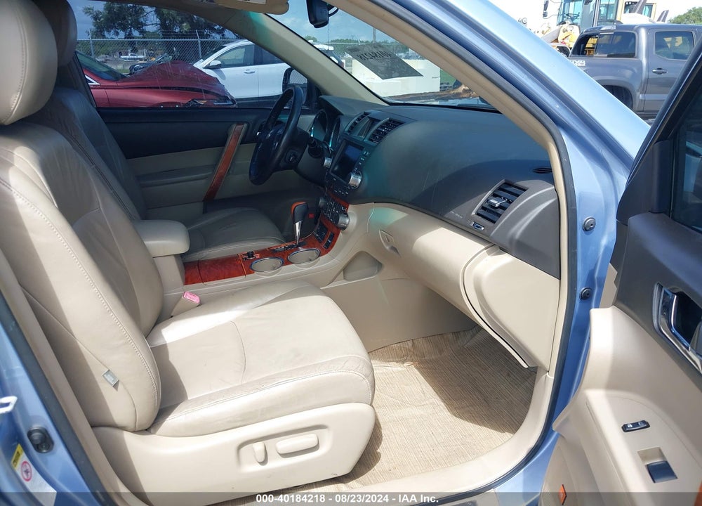 2010 TOYOTA HIGHLANDER LIMITED V6 VIN: JTEYK3EH9A2103447