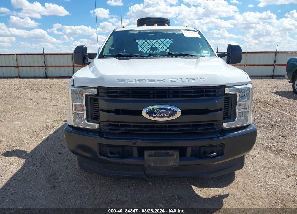 2019 FORD F-350 CHASSIS XL VIN: 1FD8W3H68KEG77603