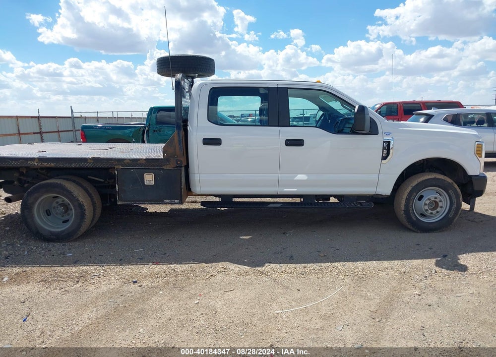 2019 FORD F-350 CHASSIS XL VIN: 1FD8W3H68KEG77603