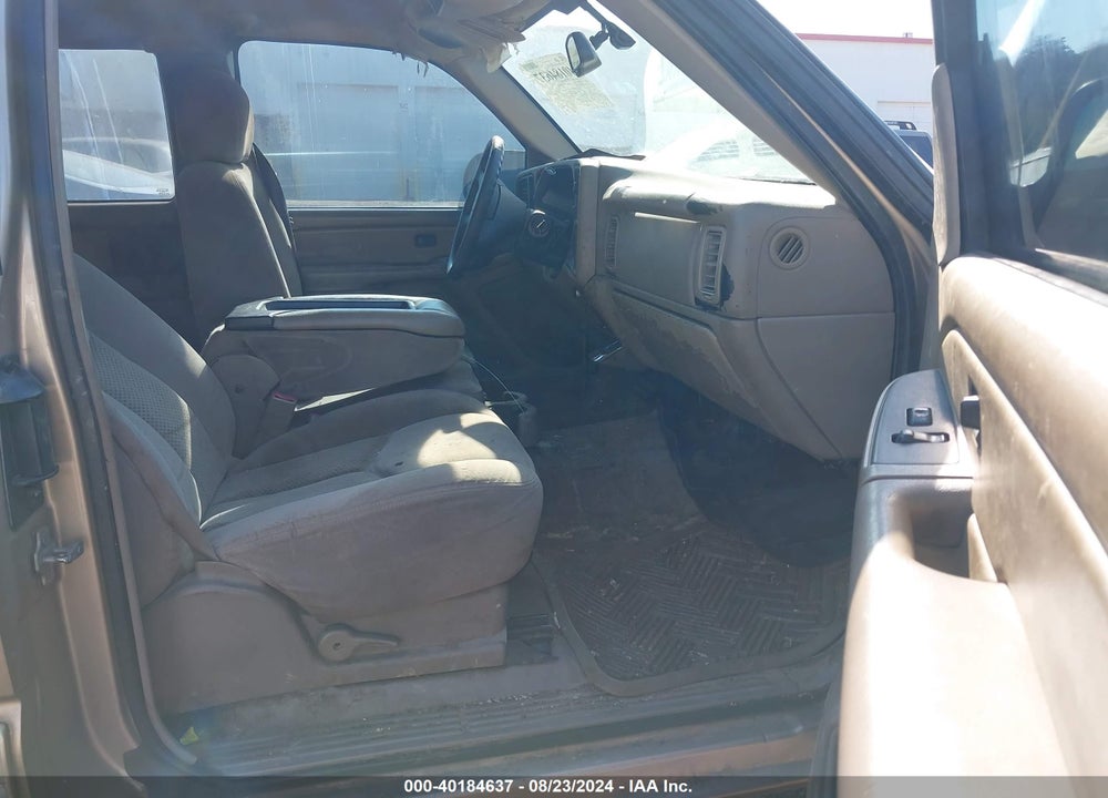 2004 CHEVROLET SILVERADO 1500 LS VIN: 2GCEC19V241258760