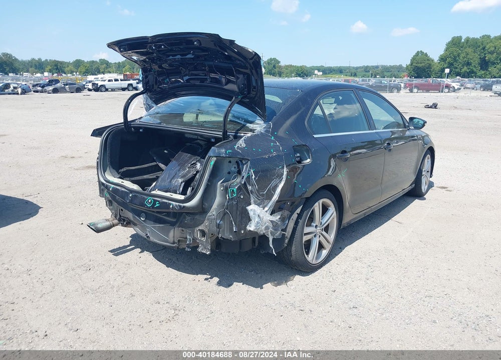 2016 VOLKSWAGEN JETTA 2.0T GLI SE/2.0T GLI SEL VIN: 3VW4T7AJ2GM250157