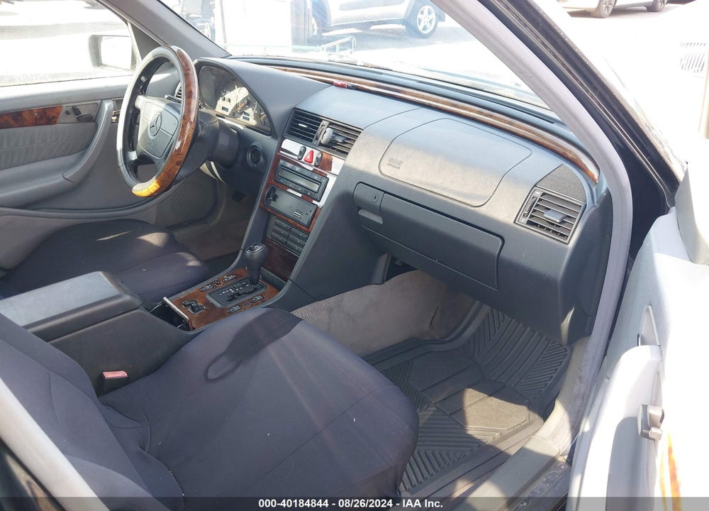 1998 MERCEDES-BENZ C 230 VIN: WDBHA23G7WA587092