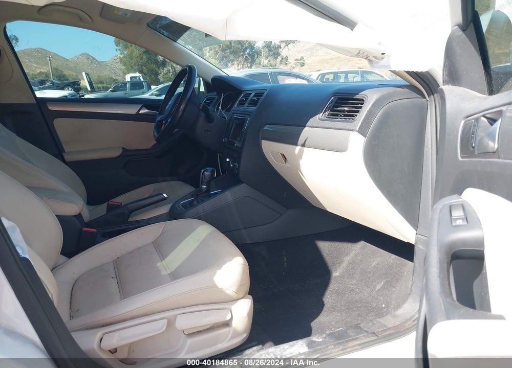 2017 VOLKSWAGEN JETTA 1.4T SE VIN: 3VWDB7AJ7HM237506