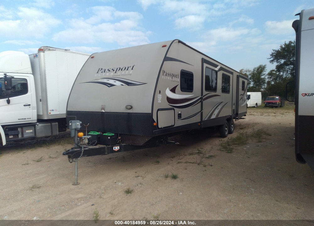 2015 KEYSTONE PASSPORT ULTRA LITE TRAVEL TRAILER VIN: 4YDT32926FT415557