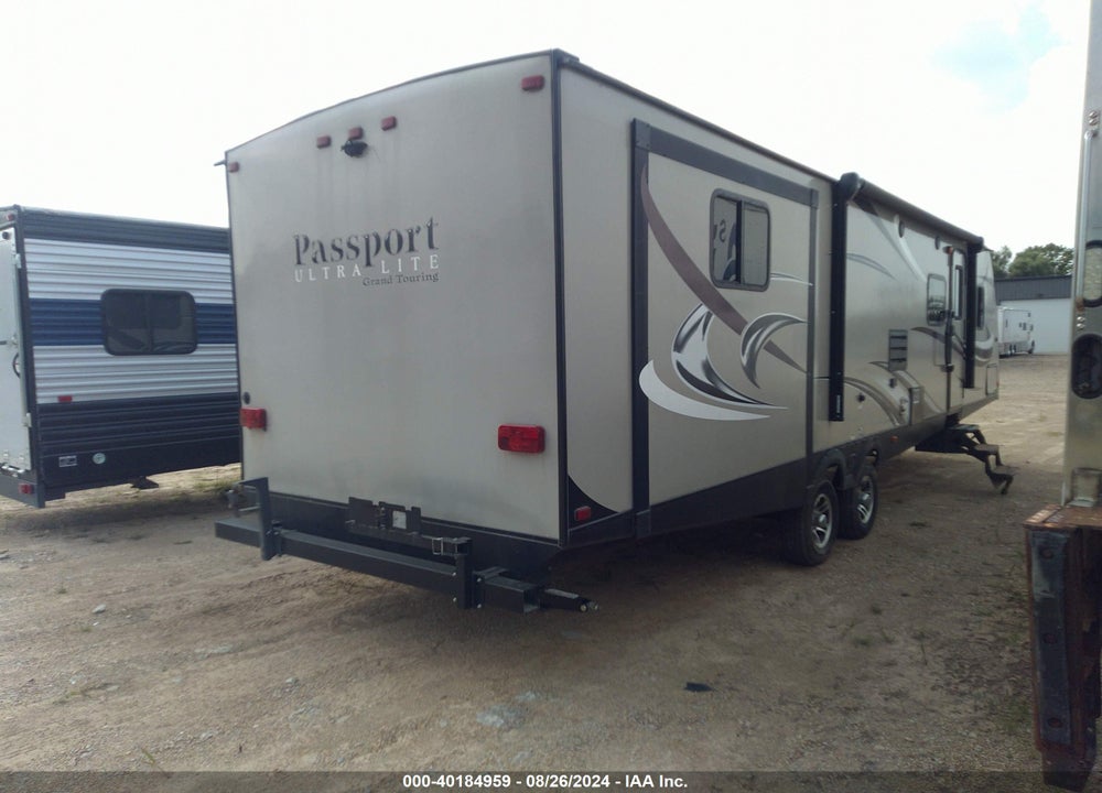 2015 KEYSTONE PASSPORT ULTRA LITE TRAVEL TRAILER VIN: 4YDT32926FT415557