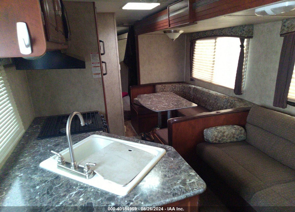 2015 KEYSTONE PASSPORT ULTRA LITE TRAVEL TRAILER VIN: 4YDT32926FT415557