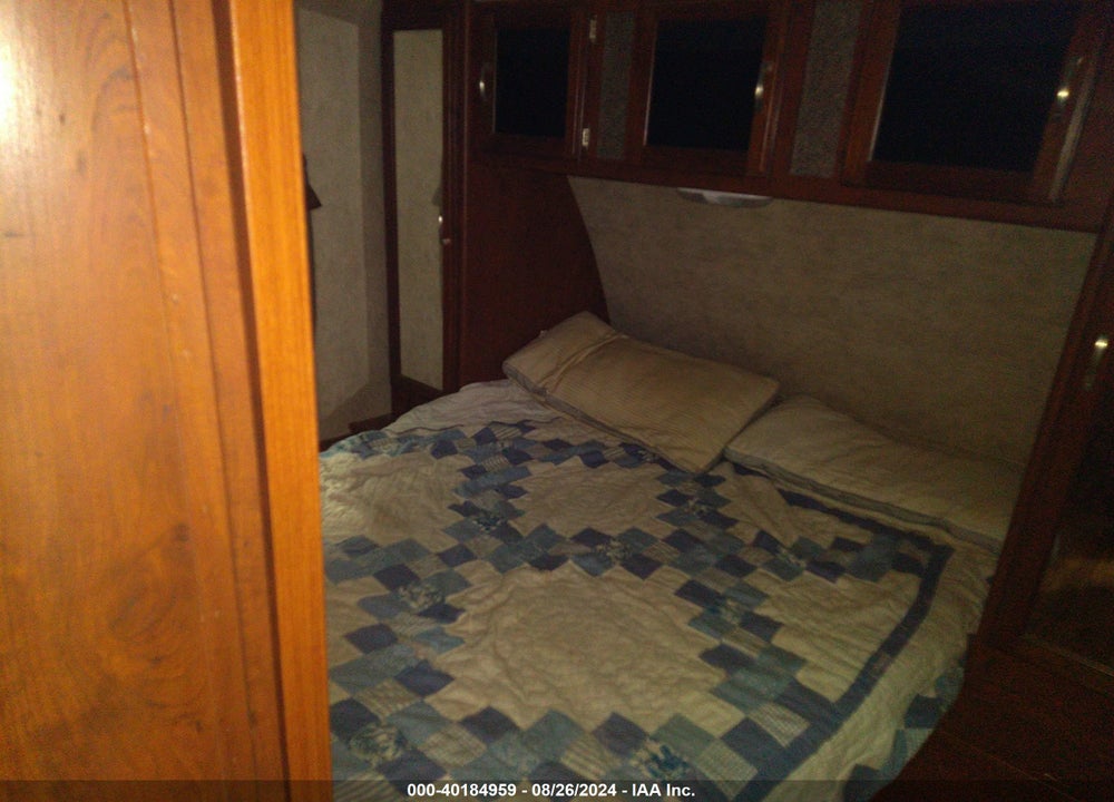 2015 KEYSTONE PASSPORT ULTRA LITE TRAVEL TRAILER VIN: 4YDT32926FT415557