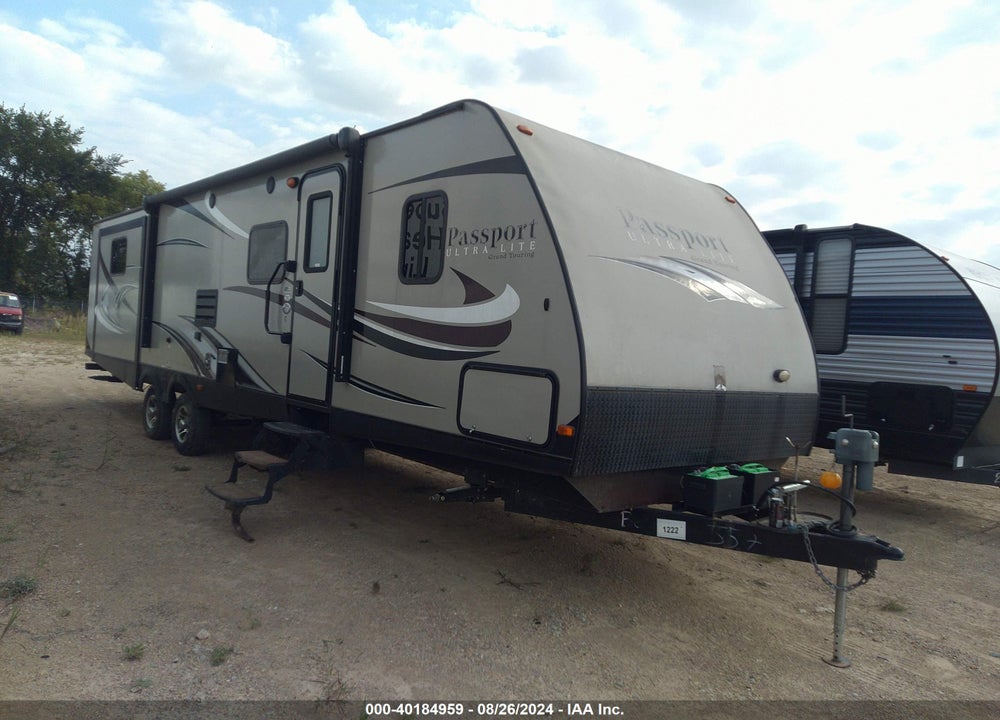 2015 KEYSTONE PASSPORT ULTRA LITE TRAVEL TRAILER VIN: 4YDT32926FT415557