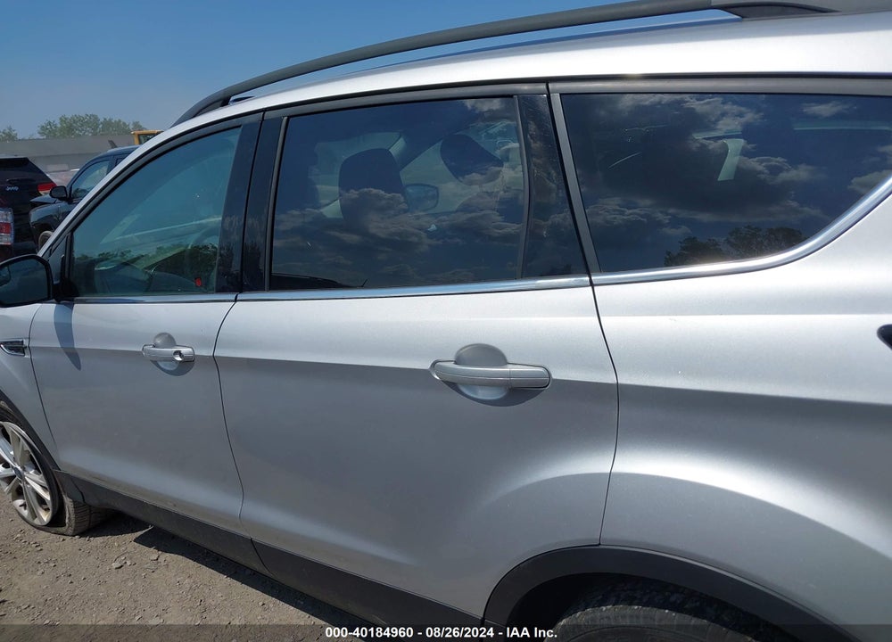 2018 FORD ESCAPE SE VIN: 1FMCU9GD2JUC41112
