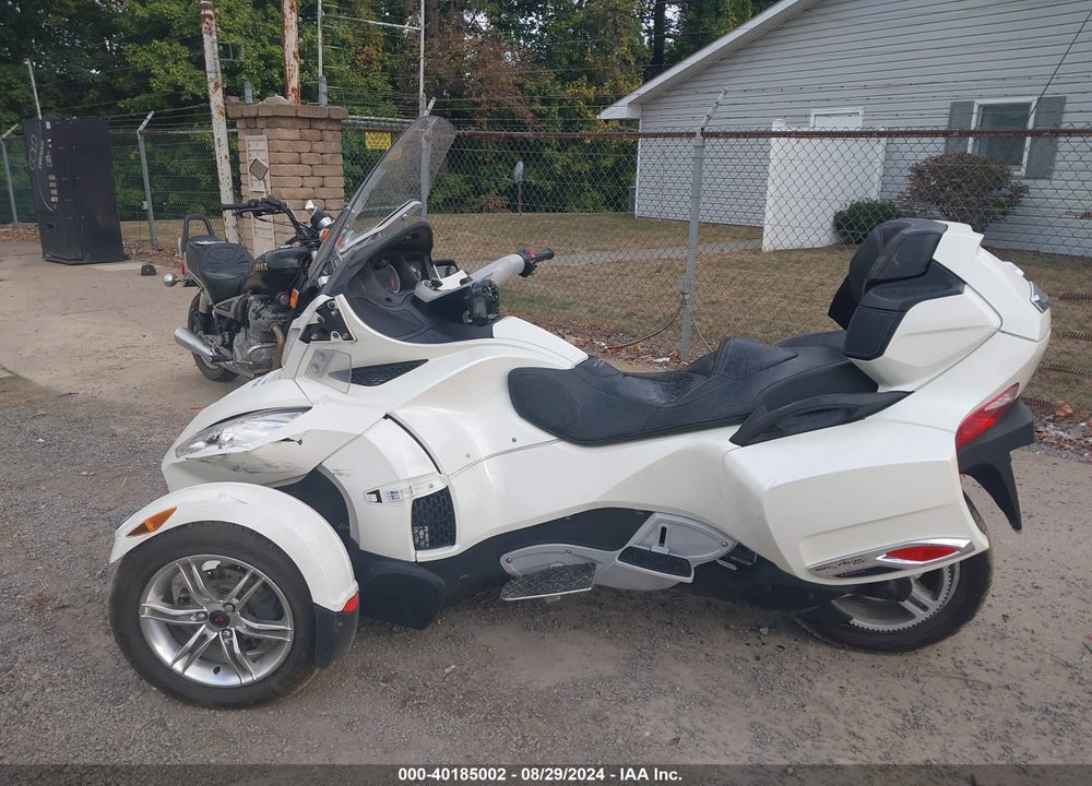 2011 CAN-AM SPYDER ROADSTER RT-LTD VIN: 2BXJBDC12BV001452