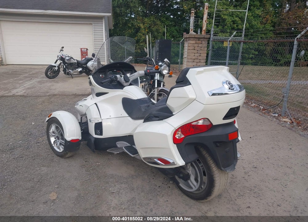 2011 CAN-AM SPYDER ROADSTER RT-LTD VIN: 2BXJBDC12BV001452